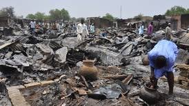 Ataque aéreo a campo de desplazados cobra al menos 50 vidas en Nigeria