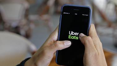 Banco Popular analiza cobros sorpresivos de Uber Eats con tarjetas de débito