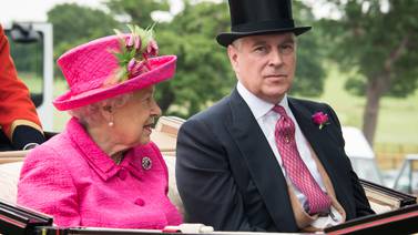 El príncipe Andrés celebra 60 años envuelto en un escándalo que estremece los cimientos de la  corona británica