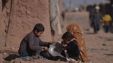 Miles mueren en Afganistán o pasan hambre en Pakistán