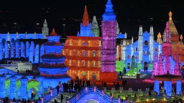 China inaugura mágica ciudad elaborada con cubos de hielo