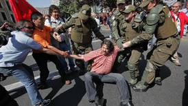 Policía chilena en la mira por acusaciones de uso excesivo de la fuerza