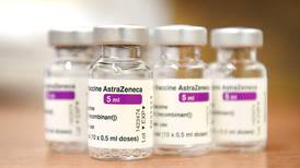 Llegan a Costa Rica 43.200 vacunas de AstraZeneca mientras se esperan recomendaciones de uso