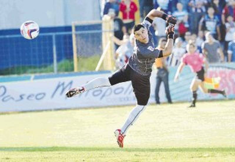 Espejo brumoso dejó de reflejar el sótano para proyectar hacia la cima