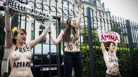Feministas europeas detenidas en Túnez podrían ir a prisión