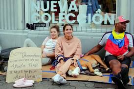 Costa Rica anuncia restricciones a solicitudes de refugio