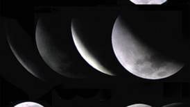 Nubes impidieron a ticos  contemplar el eclipse total de luna