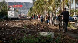 Éxodo de Acapulco: Hambre y falta de techo empujan salida de afectados por Otis