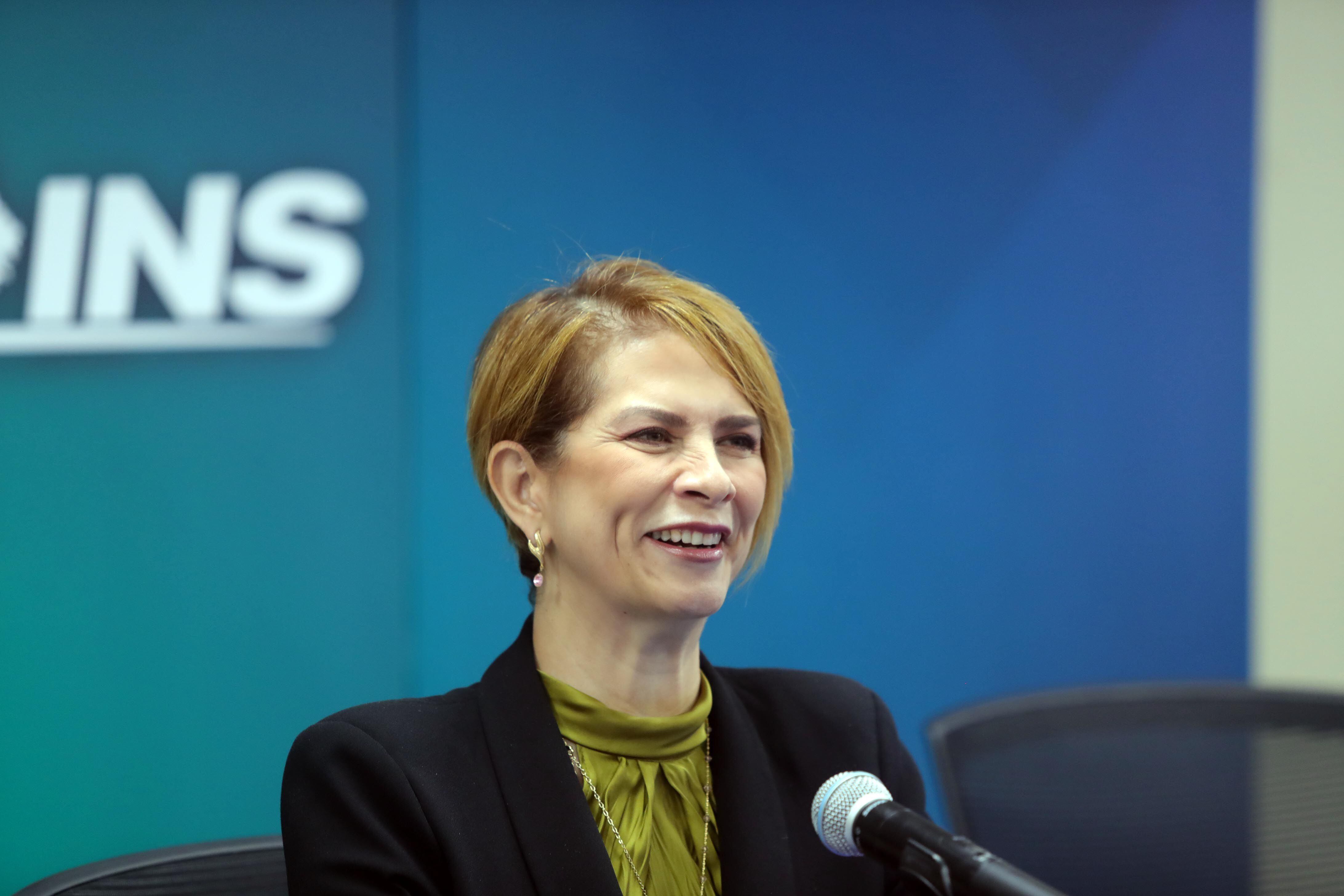 Mónica Araya deja la presidencia del INS. Foto: 
