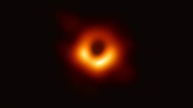 Enorme agujero negro impacta a astrónomos, ellos dicen que ‘no debería existir’