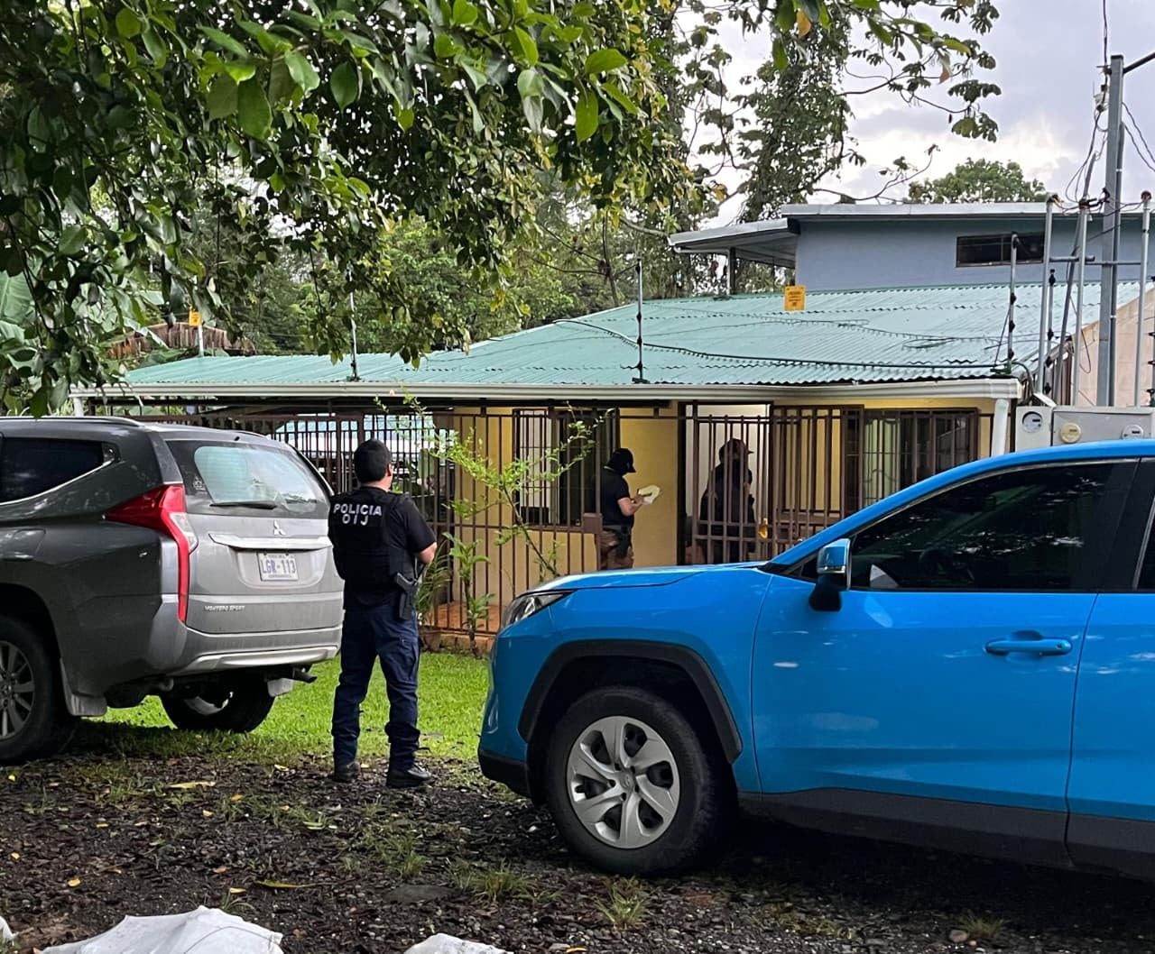 La sospechosa de apellido Thiel fue detenida este jueves en su vivienda ubicada en el barrio Los Ángeles en el centro de Guápiles.