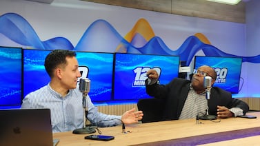 ‘No vas a jugar con mi carrera’: Harrick McLean explota contra Carlos Serrano al aire y así fue la discusión