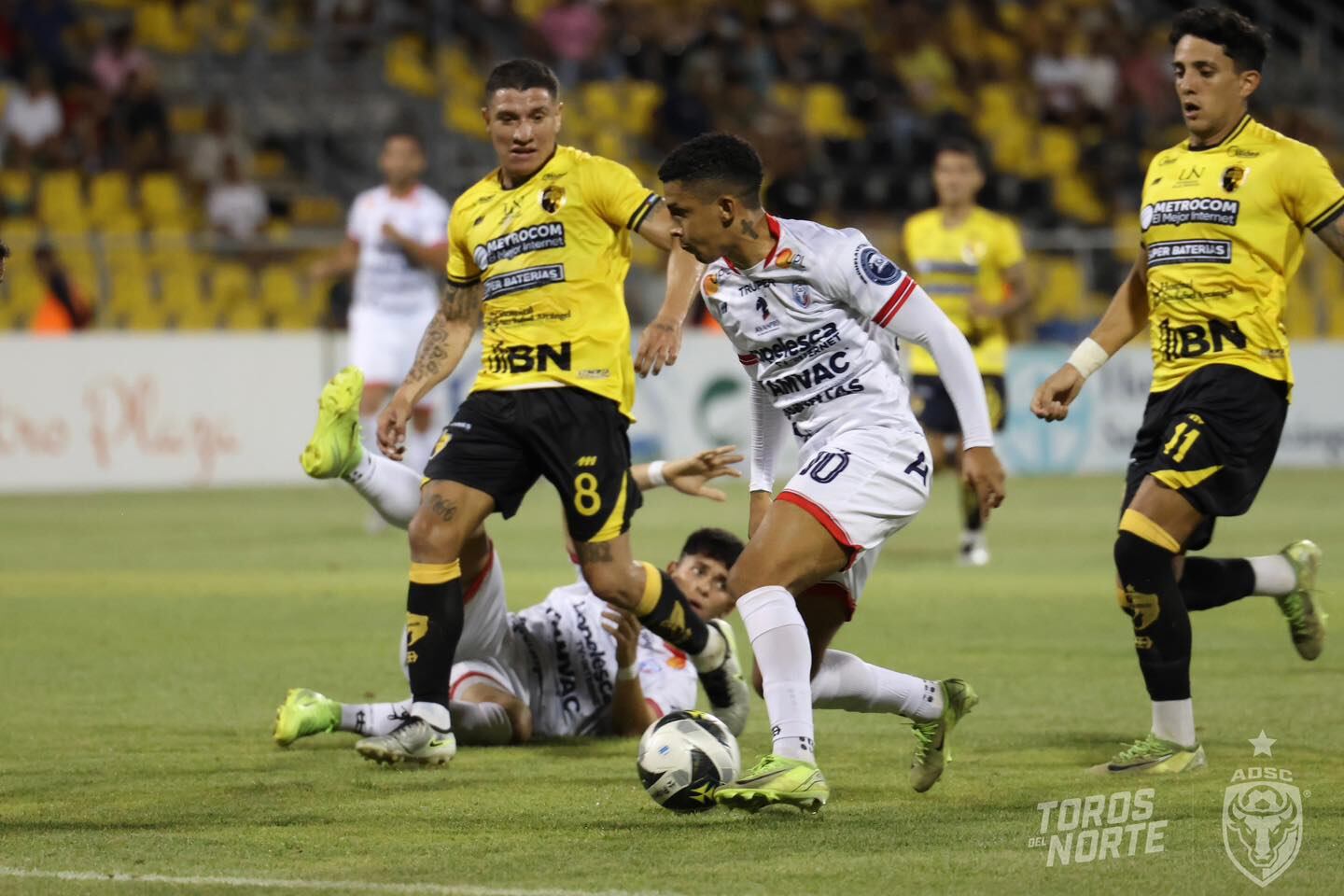 Rachid Chirino y San Carlos golpearon a Liberia.