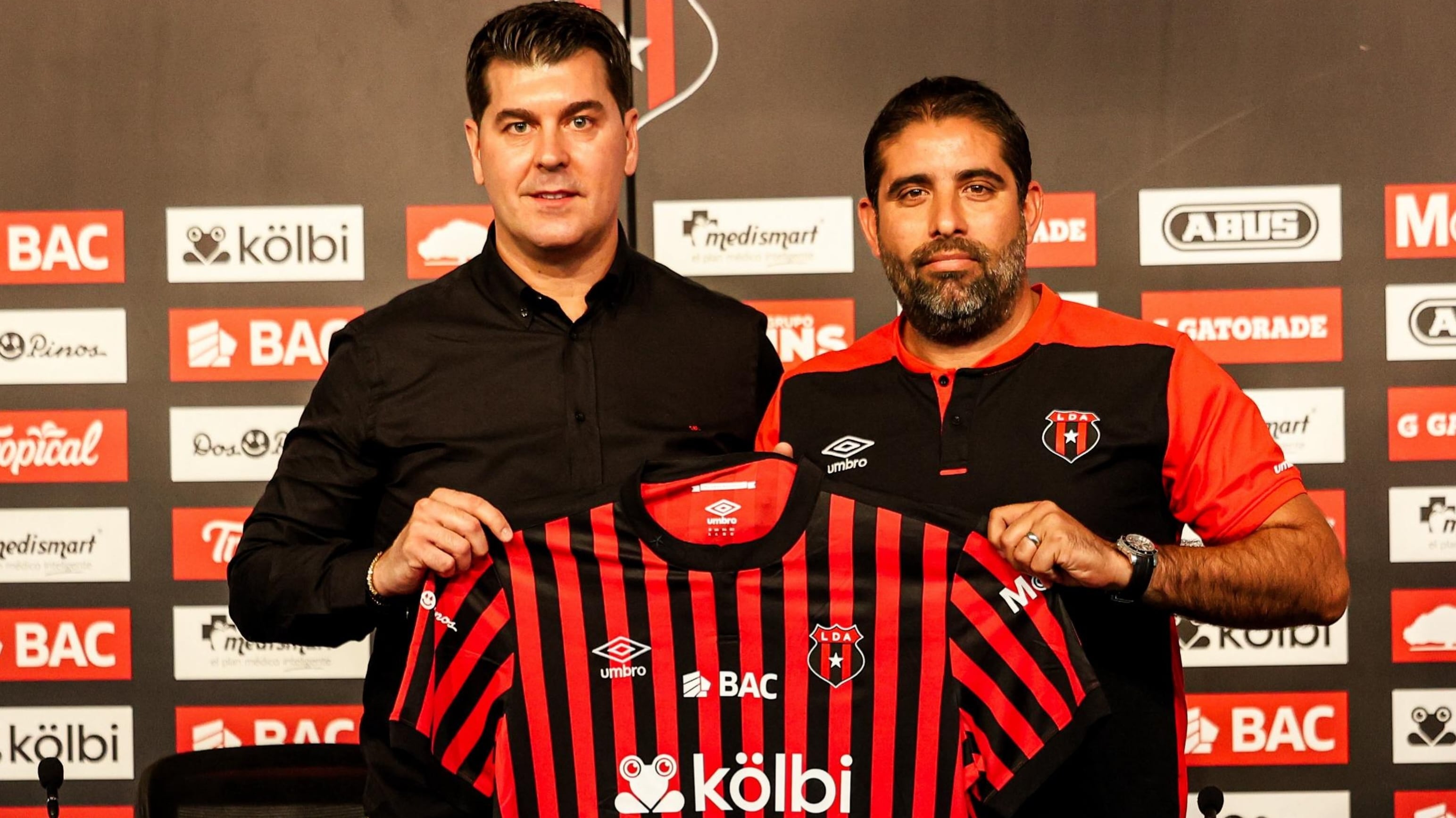 Carlos Vela contó que al cuerpo técnico de Ismael Rescalvo en Alajuelense se sumará más gente