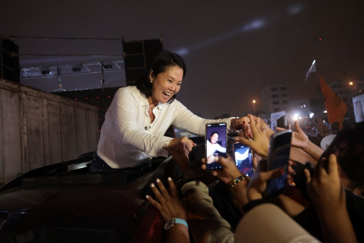 Keiko Fujimori, del partido Fuerza Popular, espera seguir los pasos de su padre como presidenta del Perú.