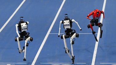 Robots humanoides protagonizan momentos virales en sus propias olimpiadas (videos)