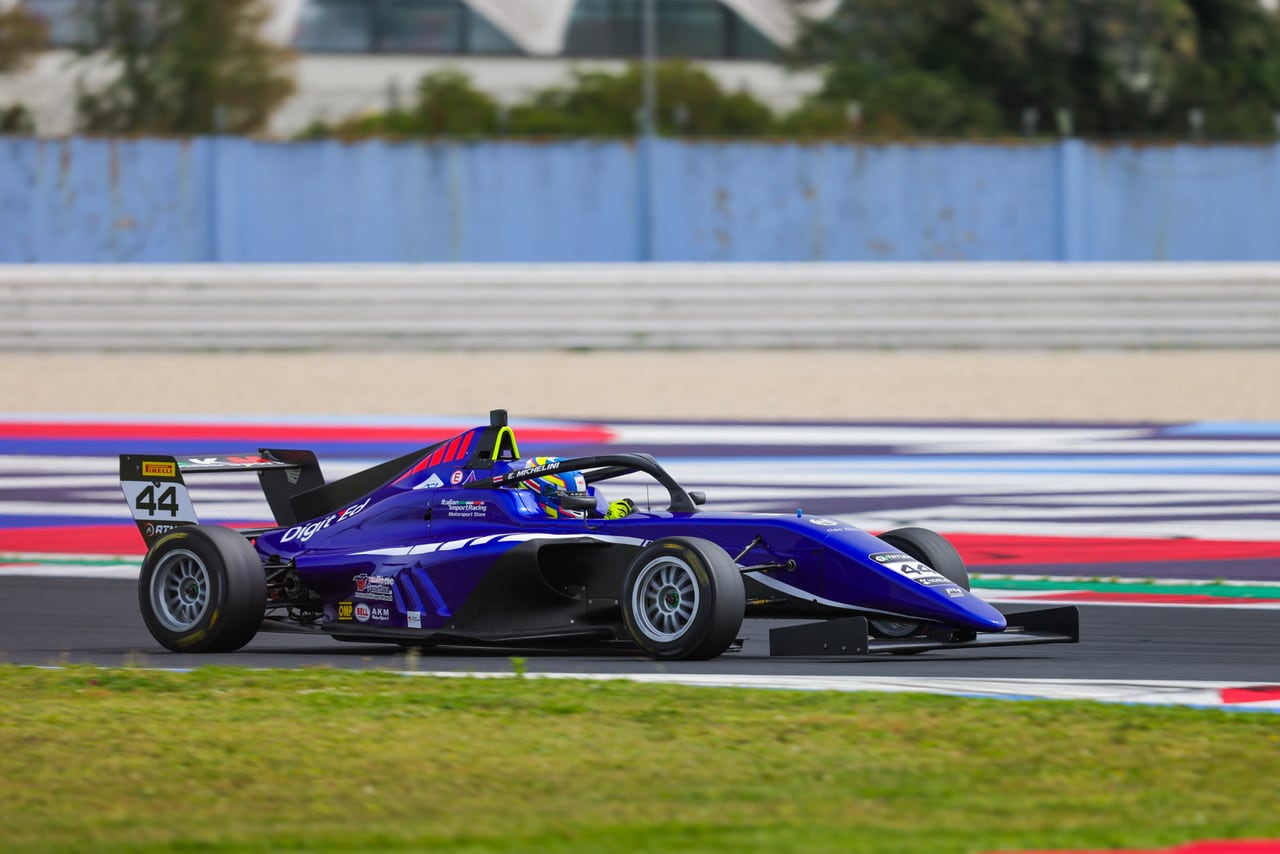 Evan Michelini
Campeonato de Fórmula 4
Circuito Vallelunga, Italia
20 de mayo del 2026
Fotografía: MA Comunicación