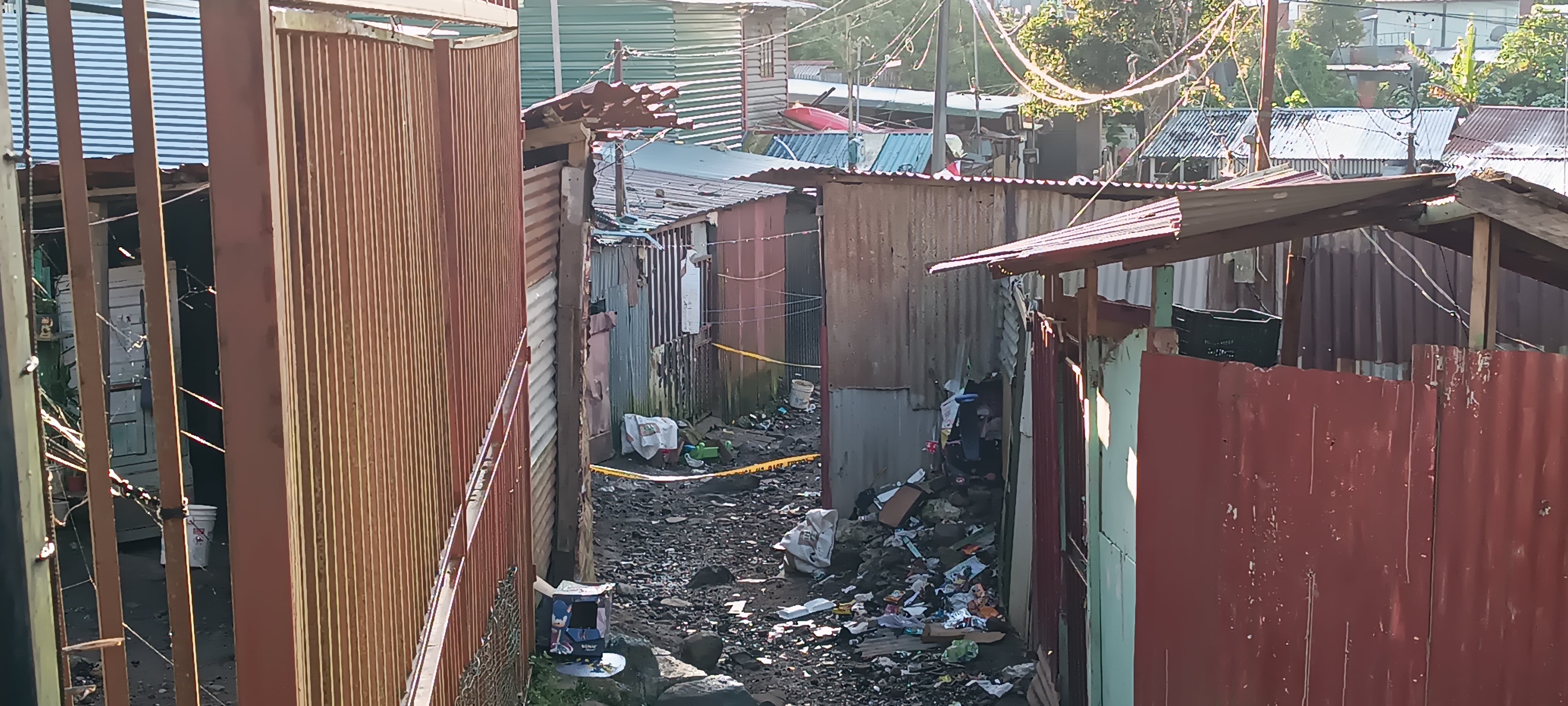 Un hombre de apellidos Granados Pérez, fue asesinado en un callejón del sitio conocido como el dique de Miraflores en el barrio El Carmen en Cartago.