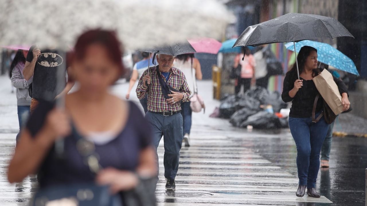 Lluvias similares a las del martes se esperan para hoy, sin embargo el tiempo averanado ya está por llegar, según el IMN.