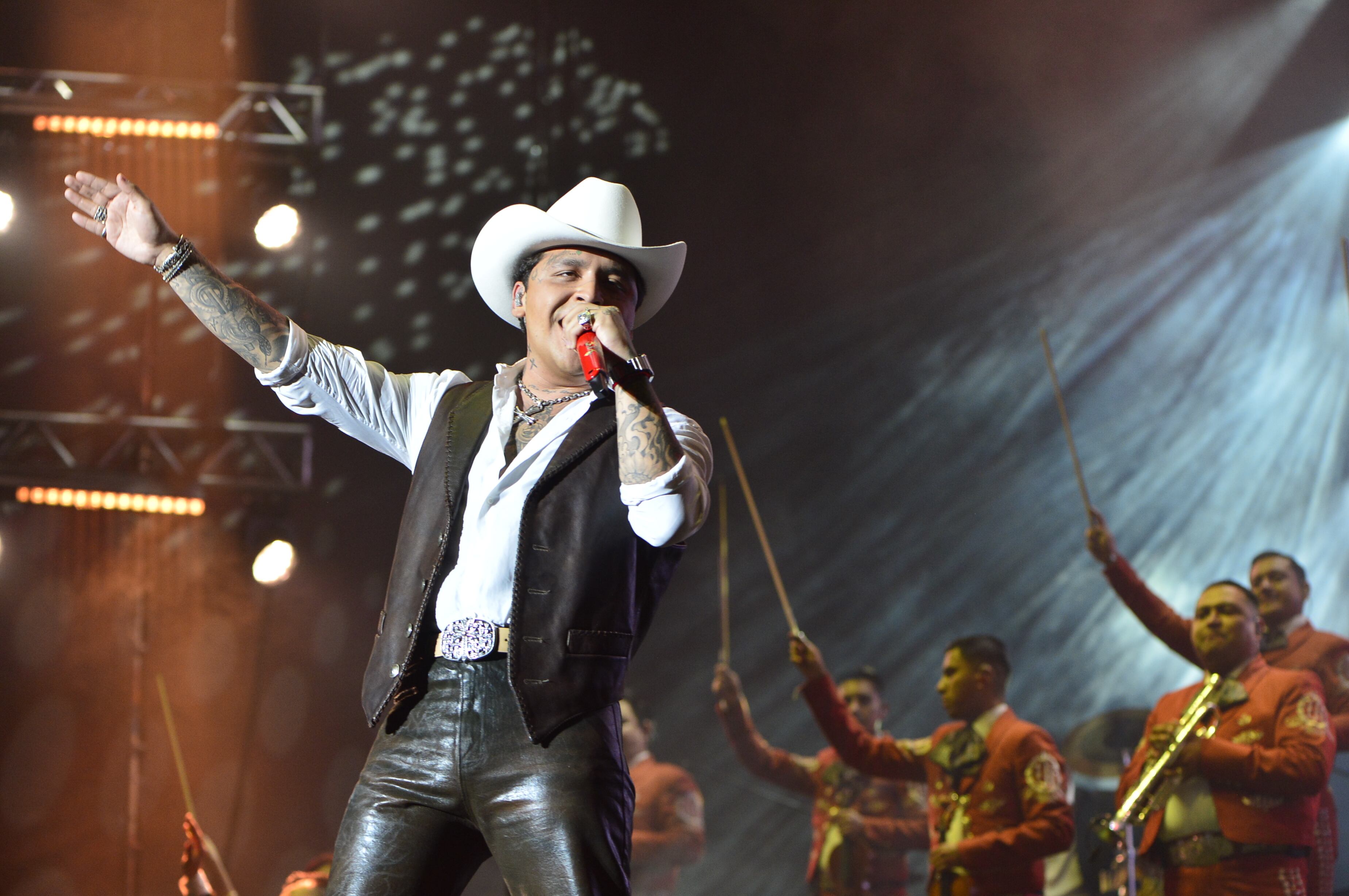 El cantante Christian Nodal en concierto en Costa Rica.