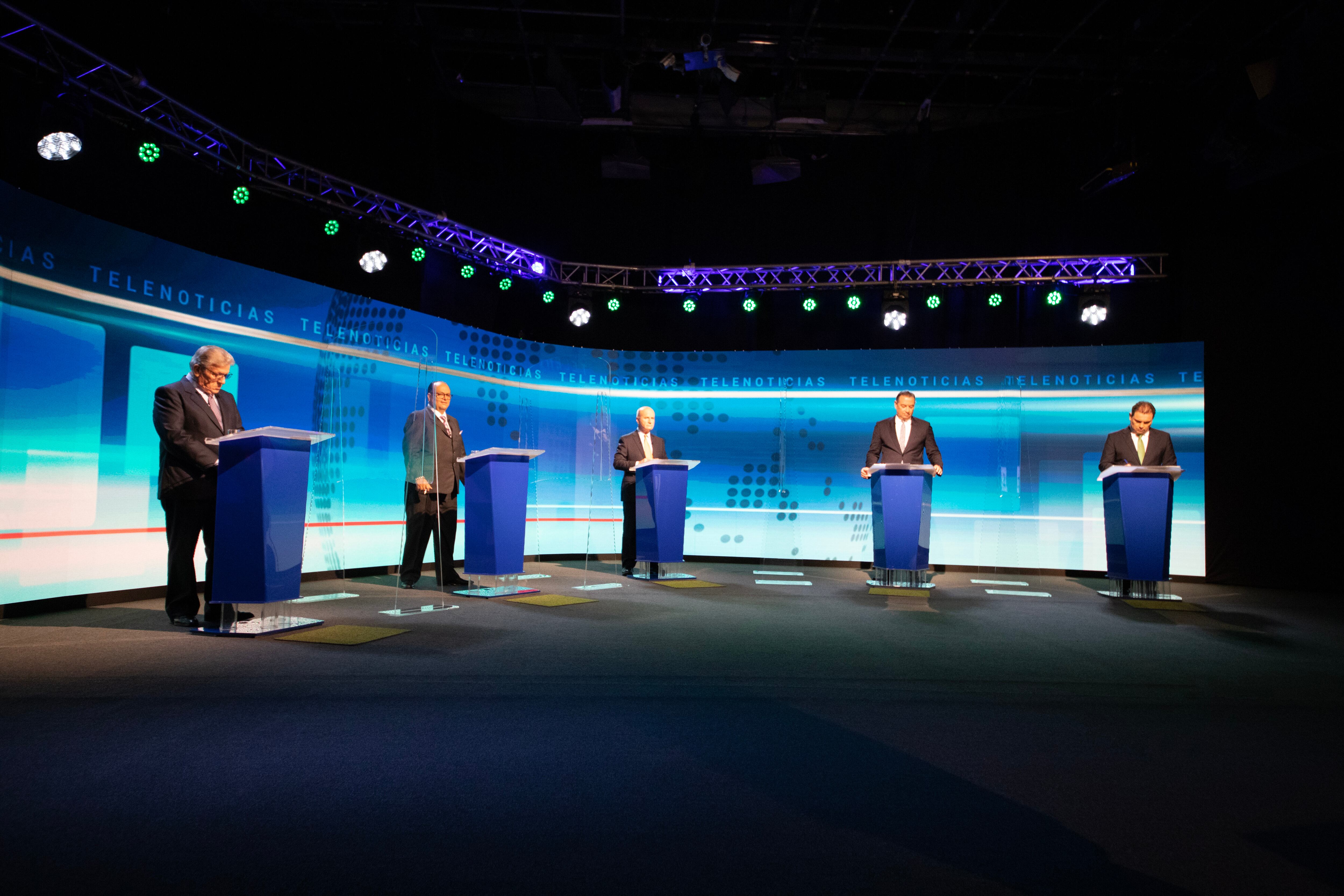 Los precandidatos del PLN debaten en Teletica, este jueves por la noche, previo a la convención del partido, este domingo 6 de junio. Foto: Cortesía.