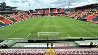 El tiempo dio la razón a Alajuelense al dejar atrás la cancha sintética e innovar con gramilla híbrida