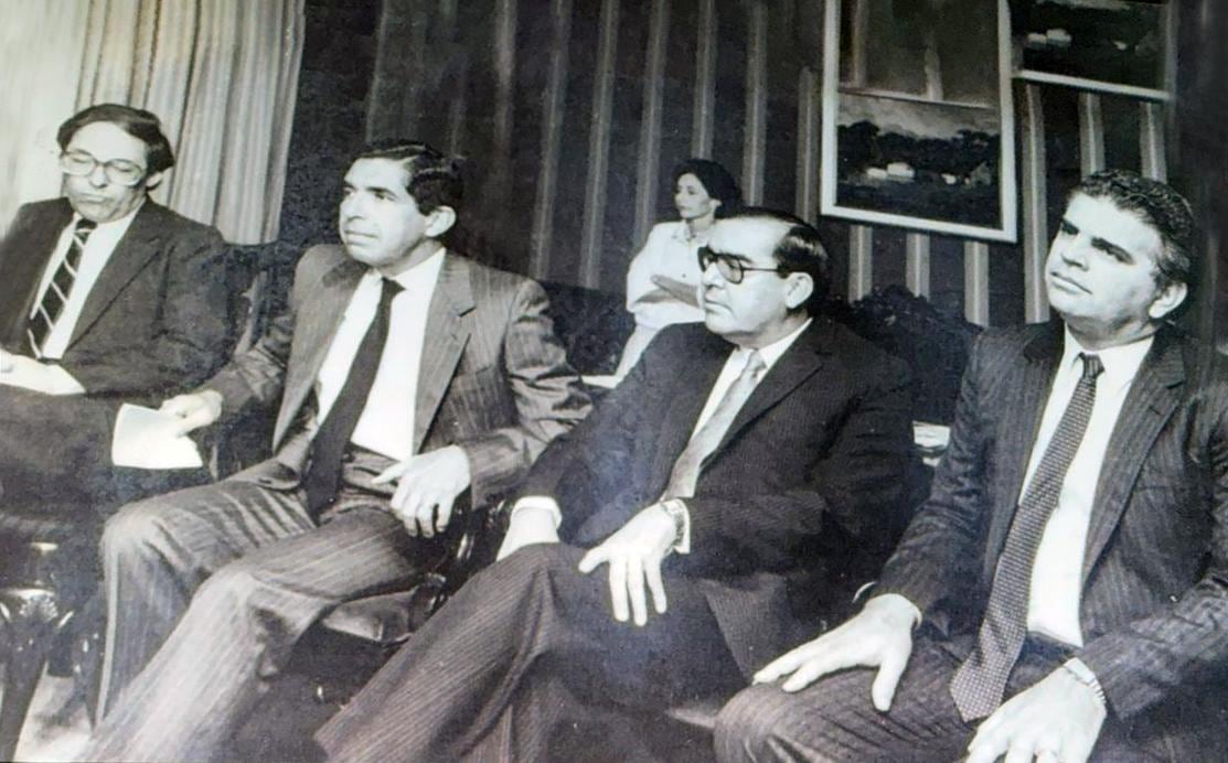 Carlos Espinach, junto al expresidente Oscar Arias y su hermano, Rodrigo Arias.