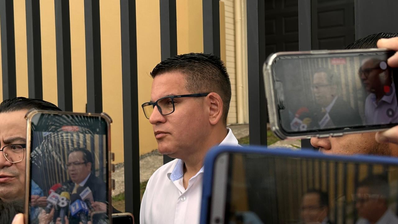 El exdiputado Fabricio Alvarado, del Partido Nueva República (PNR), se presentó ante la Fiscalía General, a solicitud del Ministerio Público, para hacer la indagatoria dentro del expediente judicial sobre presunto abuso sexual que se tramita en ese despacho.