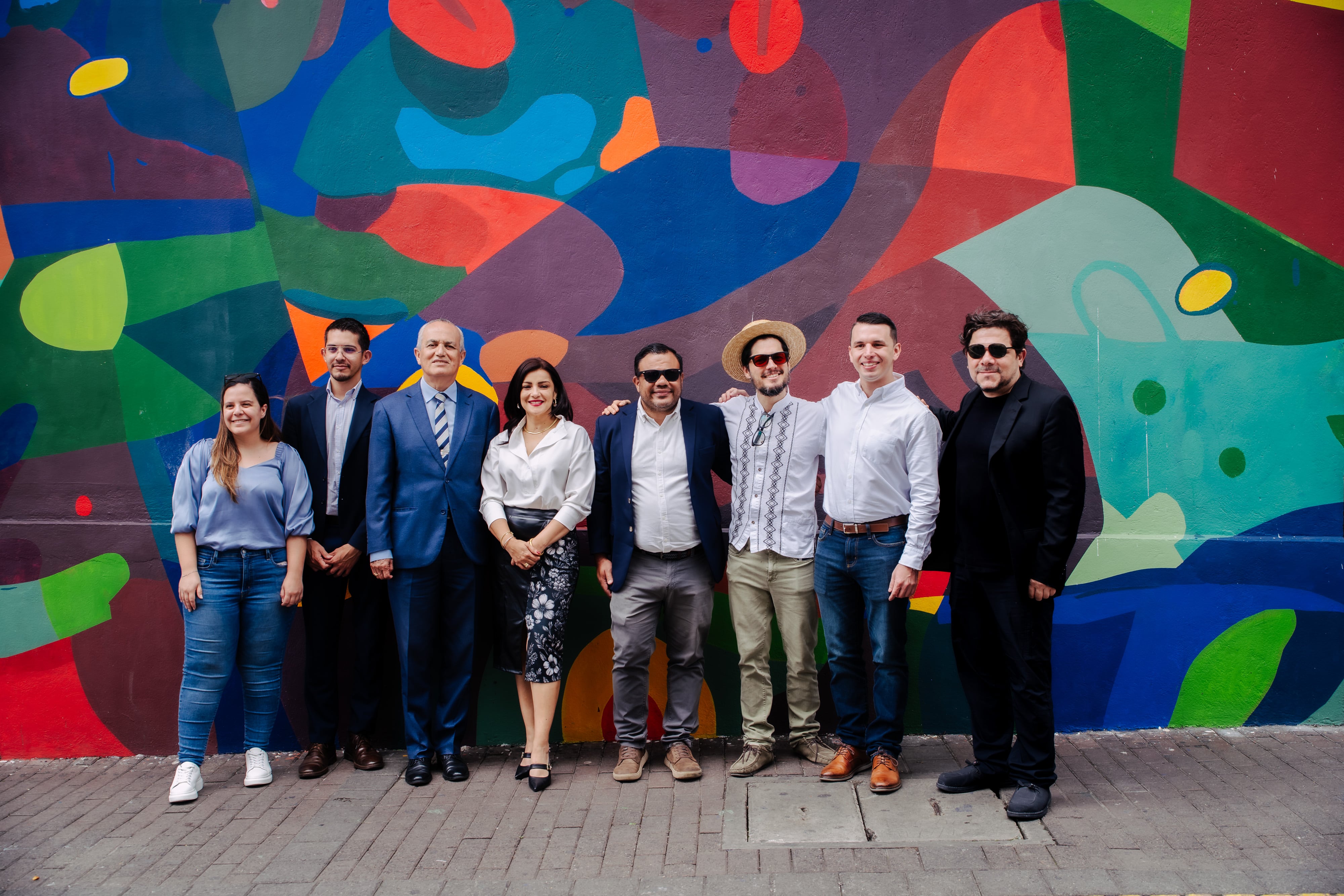 Presentación del mural en el Mercado de Artesanías.