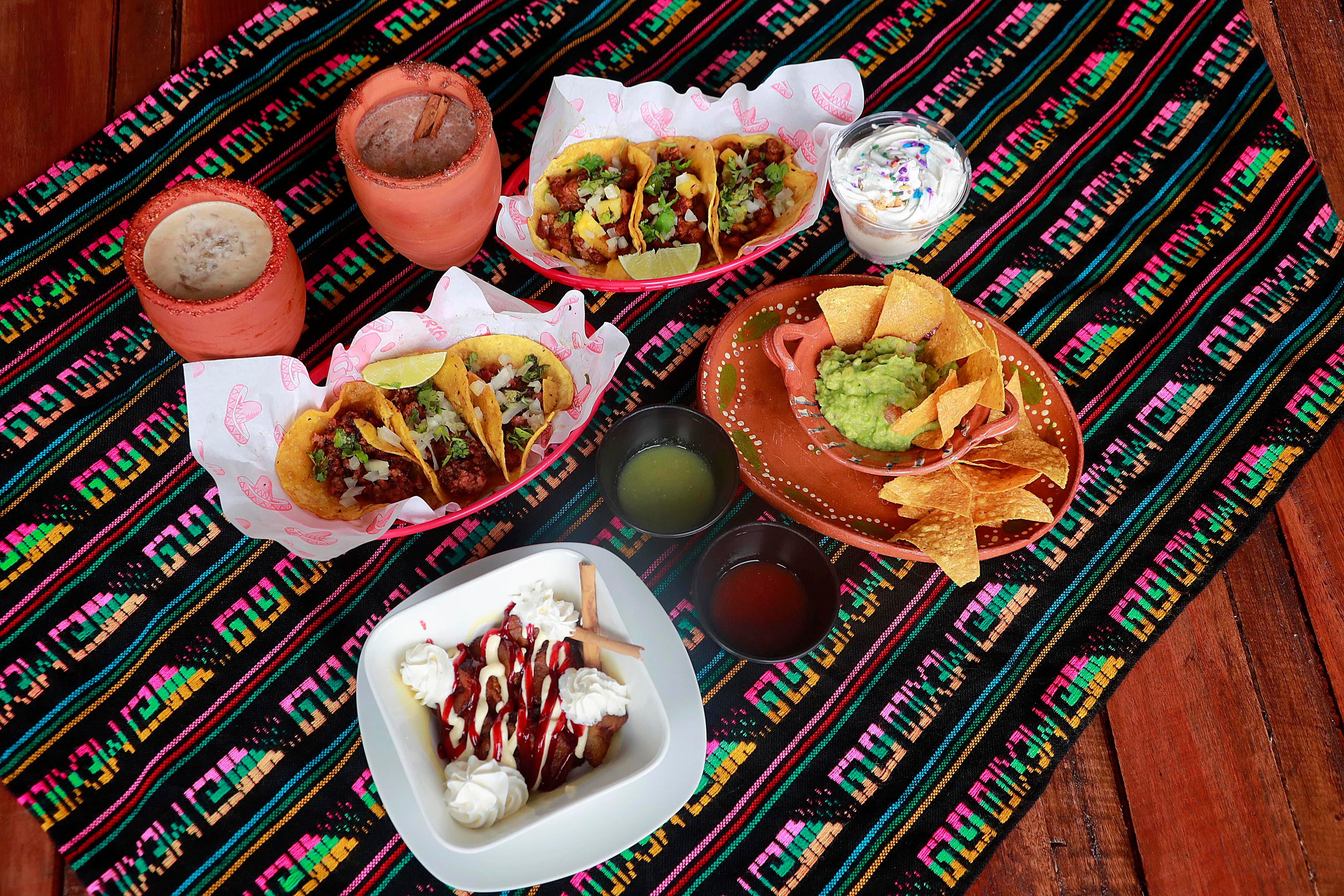 14/11/2023 San Pedro. La Capital Mexican Food restaurante de comida mexicana. Tacos, quesadillas, tortas, nachos y guacamole, son parte de los platillos con sabor mexicano que pueden saborarear sus clientes, sin dejar de lado el famoso plátano macho, así como la horchata y el tamarindo michelado.