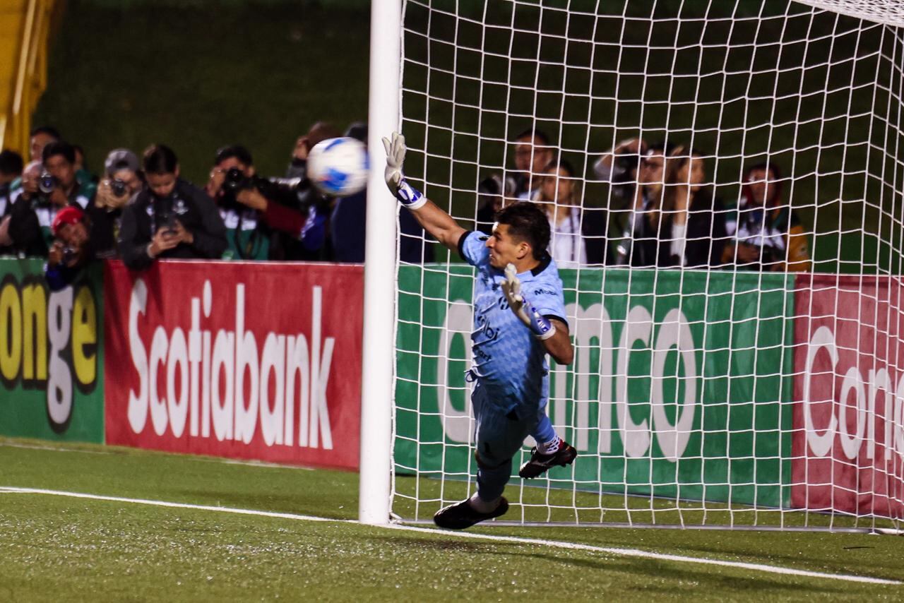 Byron Mora, portero de Alajuelense.