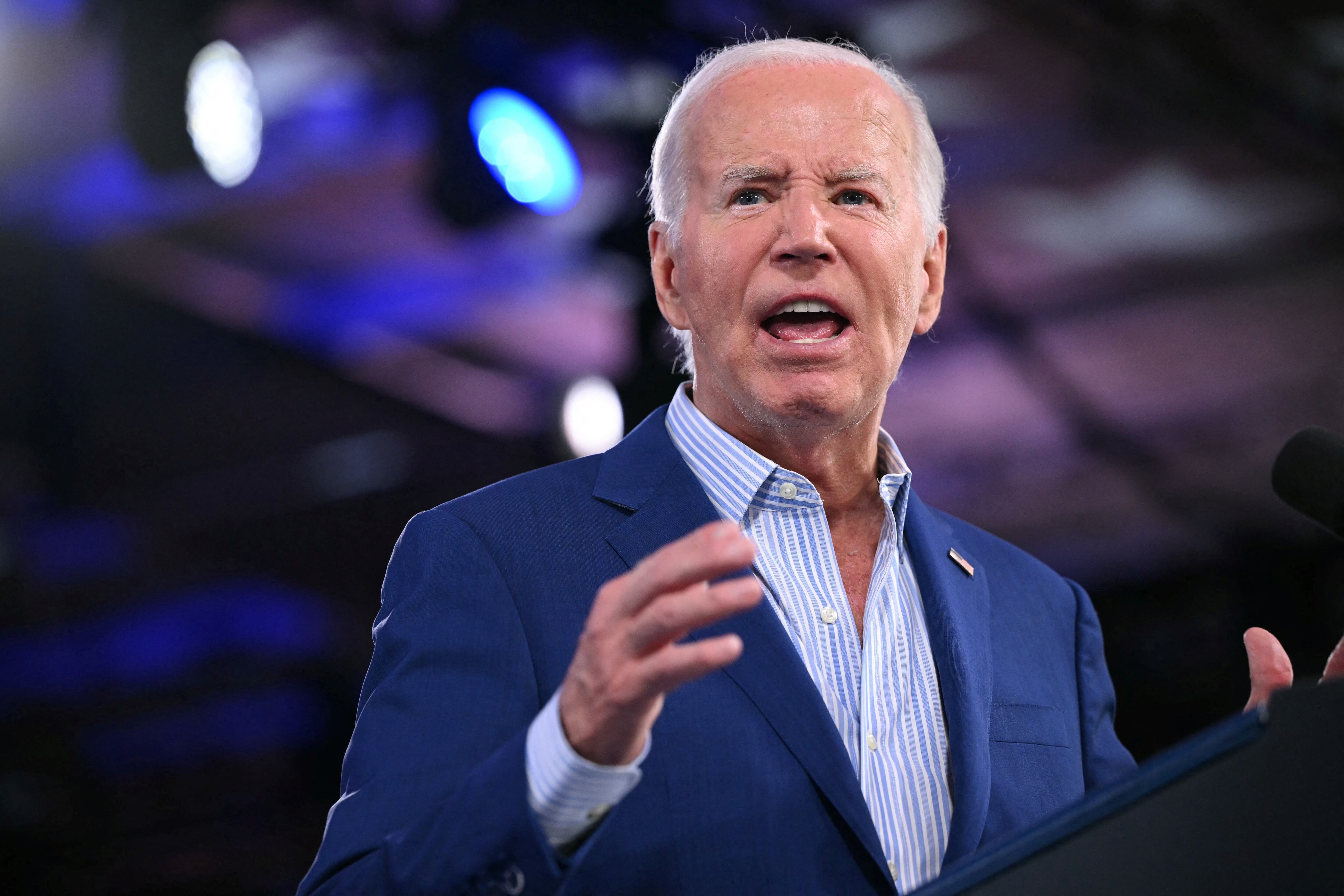 Joe Biden, presidente de los Estados Unidos, sostuvo este viernes un mitin en Raleigh, Carolina del Norte, luego del debate que sostuvo el jueves por la noche contra Donald Trump en Atlanta. Foto: Mandel NGAN / AFP
