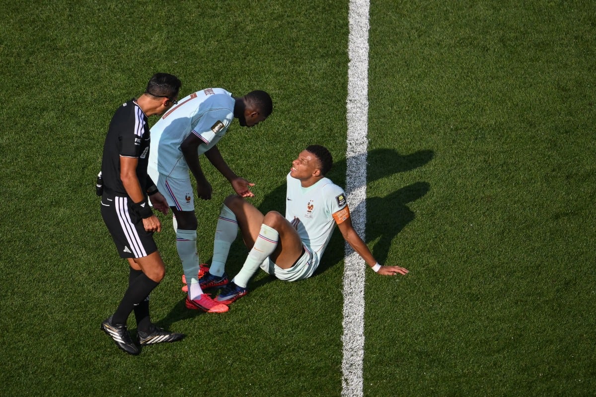 Ousmane Dembele asistió a Kylian Mbappé cuando el delantero pidió el cambio en el partido que Francia le ganó 2 a 0 a Marruecos.