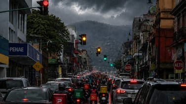 La ciudad en un semáforo: prejuicios, desigualdad y soledad