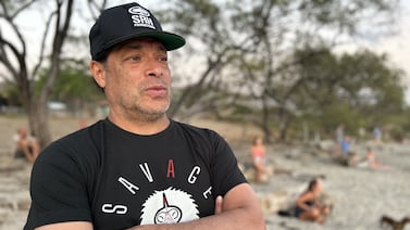 Estrella de Metallica sembró árboles en Costa Rica junto a otros metaleros
