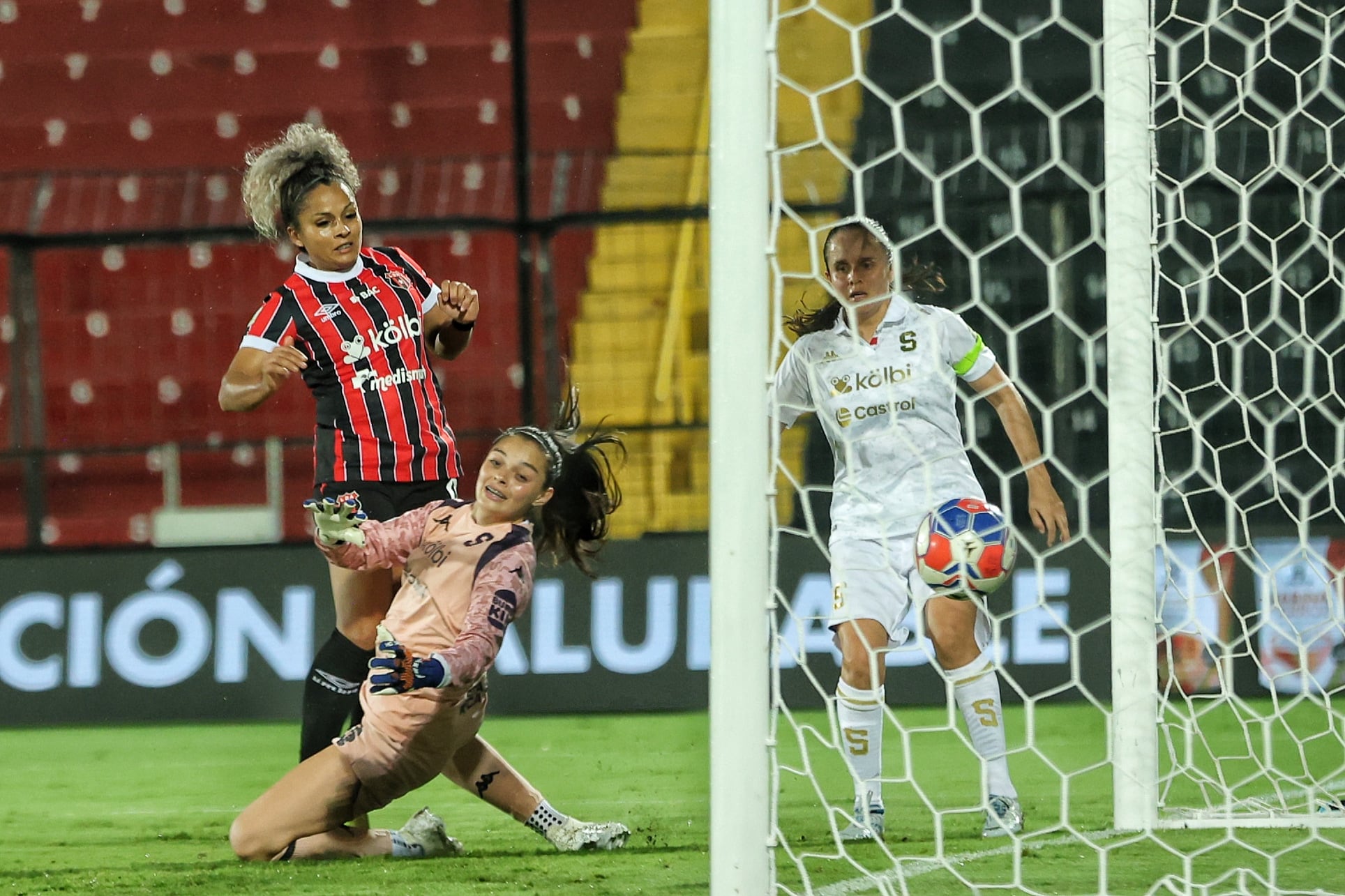 19/08/2026/ Juego entre Liga Deportiva Alajuelense vs Saprissa por la jornada tres de la liga femenina en el estadio Alejandro Morera Soto / foto John Durán