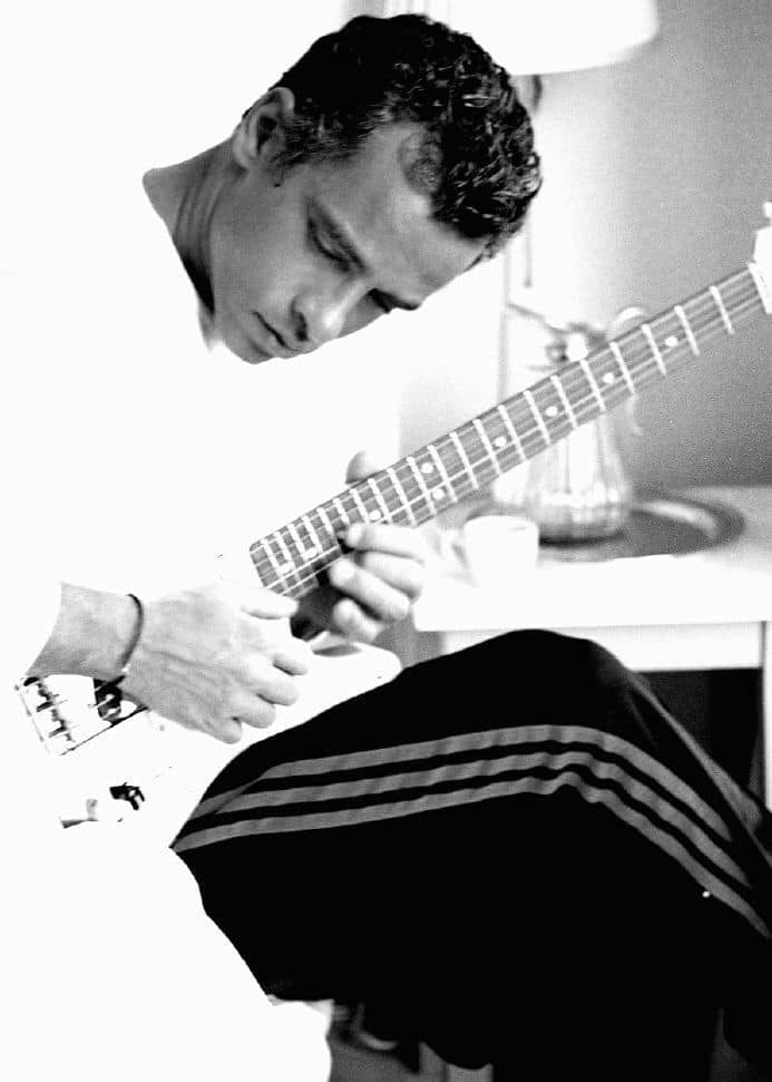 Ramazzotti hizo un breve repaso de los momentos significativos de su vida y carrera, desde sus primeros logros en 1984 hasta la firma de su primer contrato discográfico hace 42 años. Facebook: Eros Ramazzotti