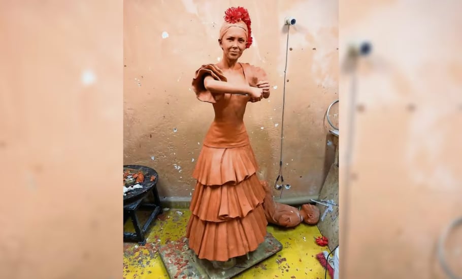 La protesta nunca se concretó y la estatua fue más fotografiada que atacada.