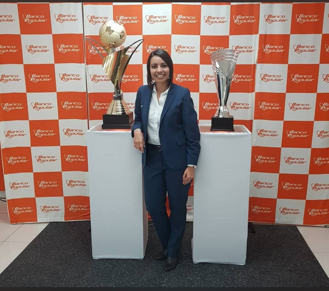 Raquel Hernández, quien investigó el fenómeno del 'Mundial de la segunda pantalla', fue gerente de la Unafut por más de 15 años. Aquí, en la premiación de un torneo.