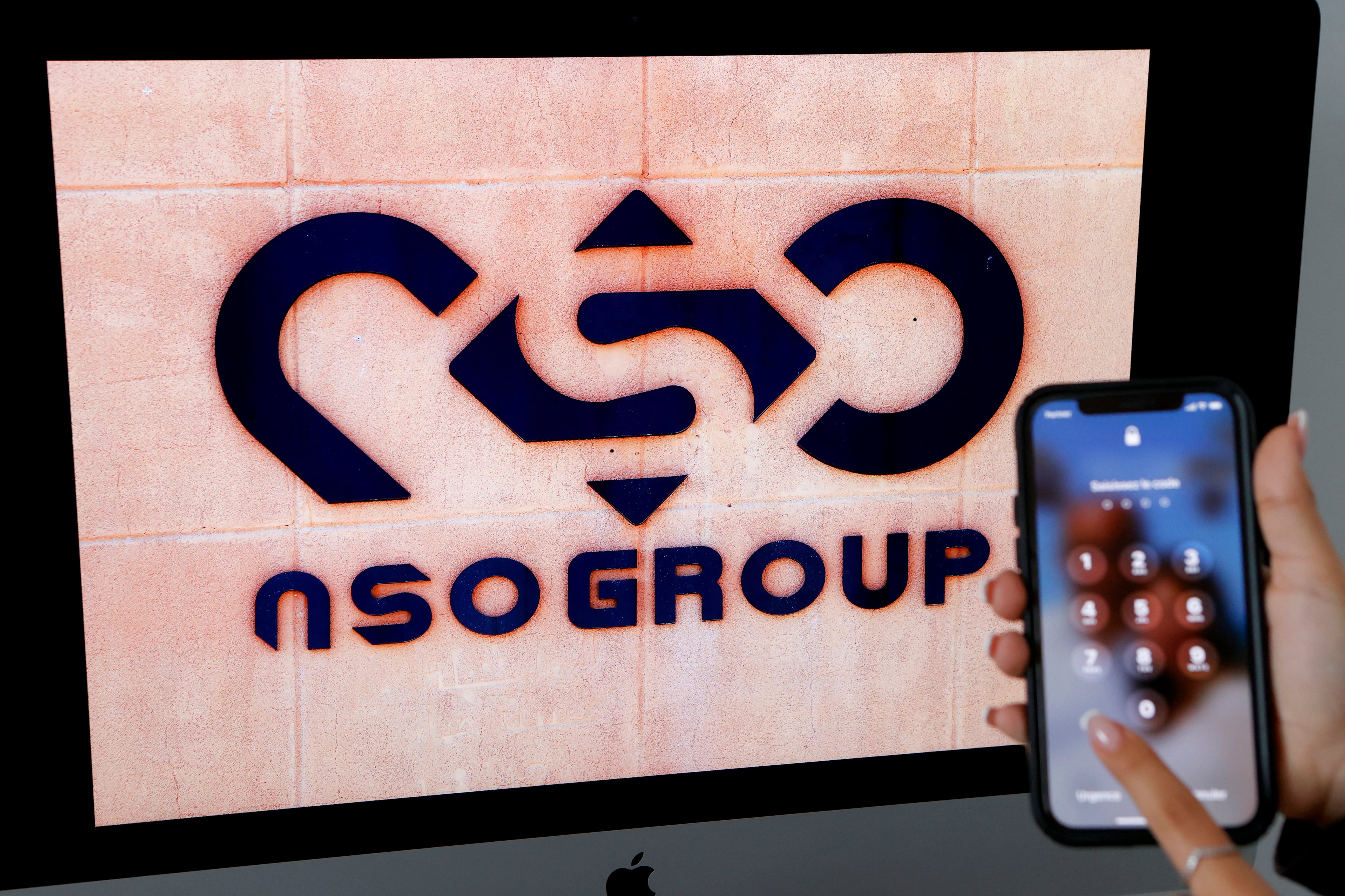 Logotipo de NSO conocidos por vender el programa "Pegasus", una tecnología utilizada por estados y agencias estatales de todo el mundo para recopilar datos de dispositivos móviles de presuntos delincuentes de alto nivel. Según la empresa, esta no opera la tecnología solo la licencia a las "fuerzas del orden y a las agencias de inteligencia de estados soberanos".