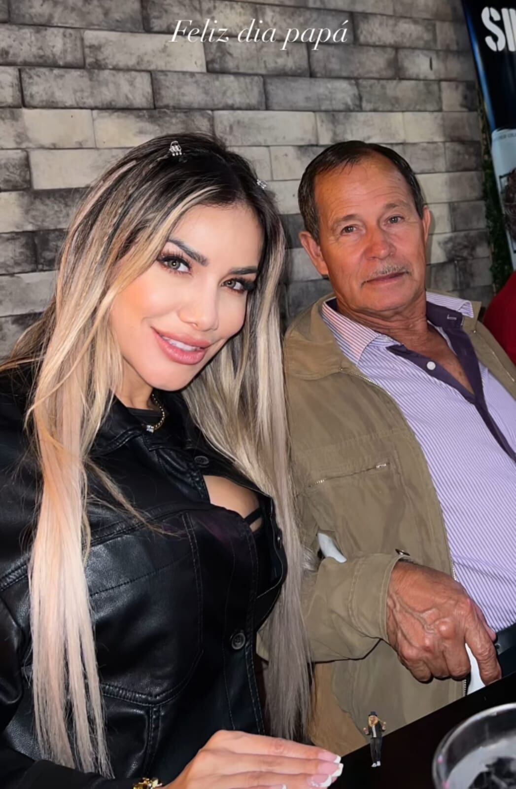 La cantante Melissa Mora publicó una fotografía junto a su padre.