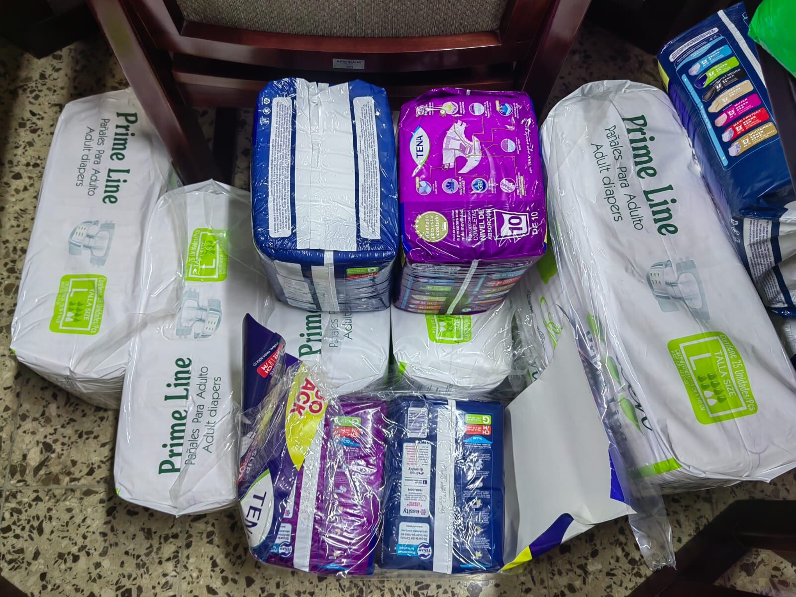 Pañales donados en la campaña Pañatón, del hospital Geriátrico.