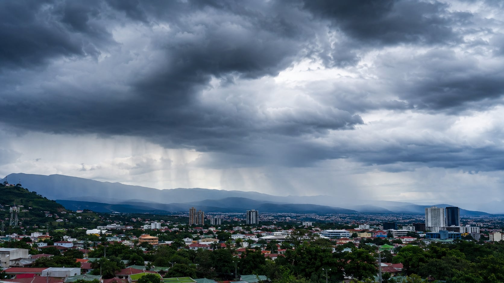 El Pacífico, el Valle Central y la zona norte concentrarán los aguaceros más intensos este domingo, según el pronóstico del IMN.