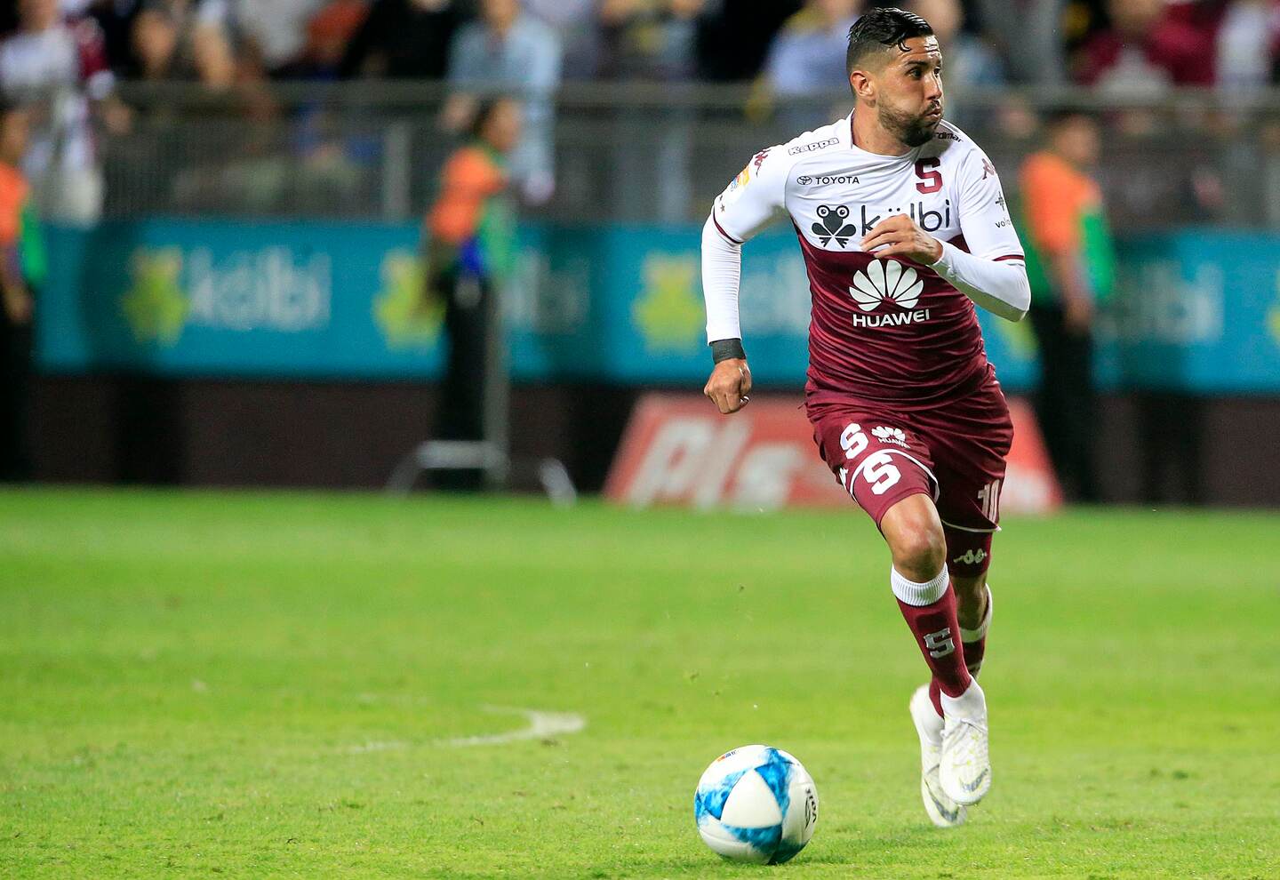 28/11/2018 Estadio Ricardo Saprissa, Tibás. El Deportivo Saprissa recibió al Club Sport Herediano, en partido de vuelta de la Semifinal del Torneo de Apertura 2018. Marvin Angulo estuvo regular en el partido. Foto: Rafael Pacheco