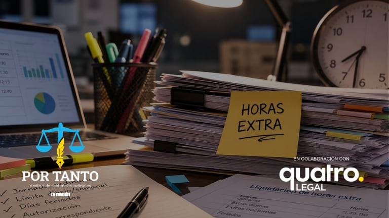 en la imagen un post it con la palabra horas extra y un escritorio alusivo a trabajar
