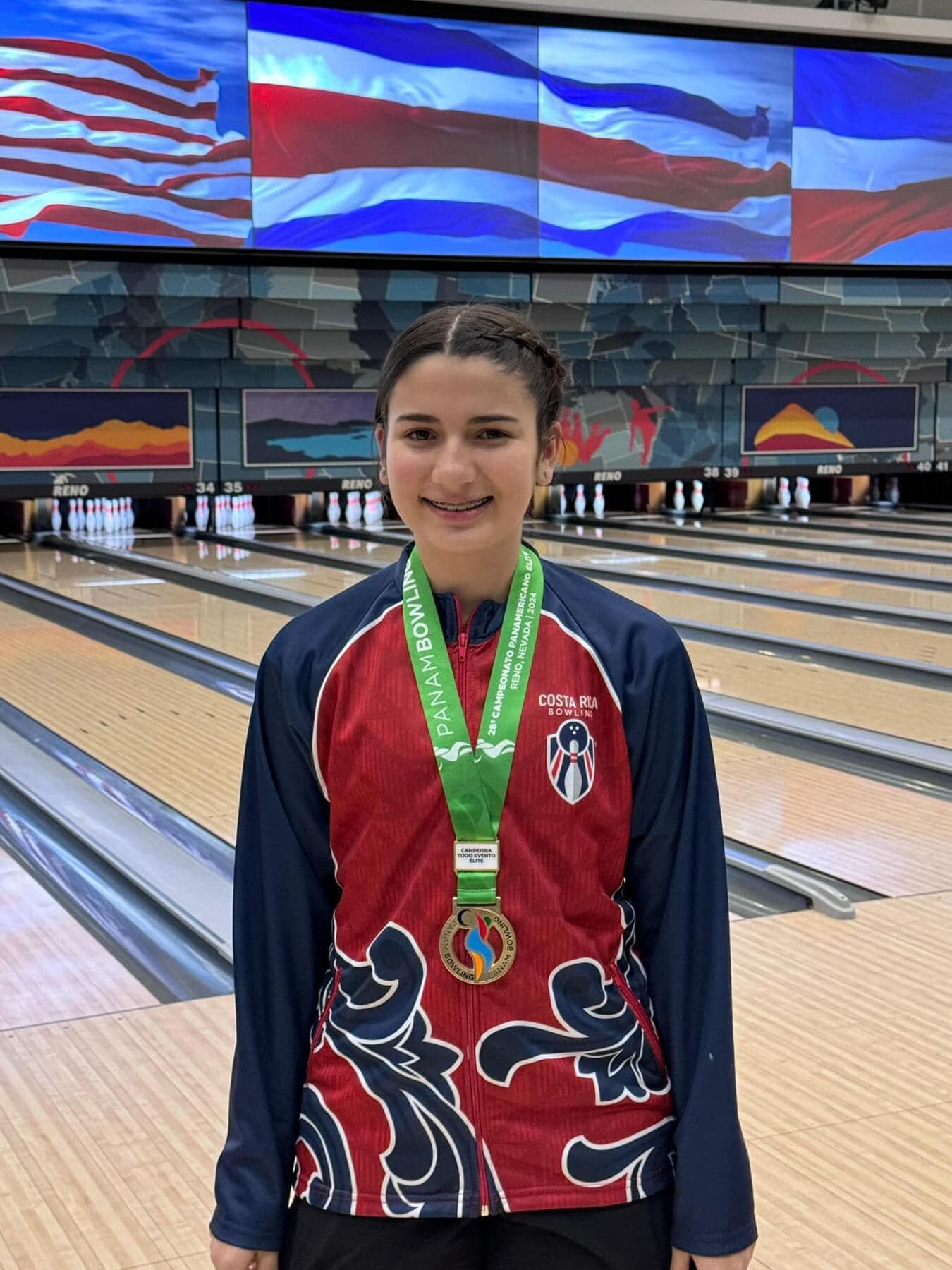 Elena Weinstok is only 16 years old. She is the junior world champion and monarch of the senior Pan American category.