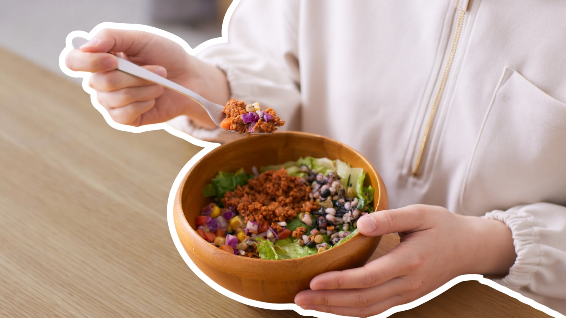 Un plato con leguminosas y otros alimentos frescos aporta proteína de calidad.