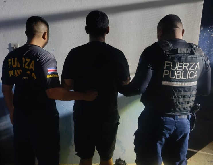 Secuestro y robo de vehículo en Ciudad Neily