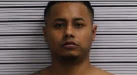 Un sujeto de apellidos Cano Flores, alias Turco, presunto líder de la banda los Pollos, es buscado por homicidio y otros delitos.