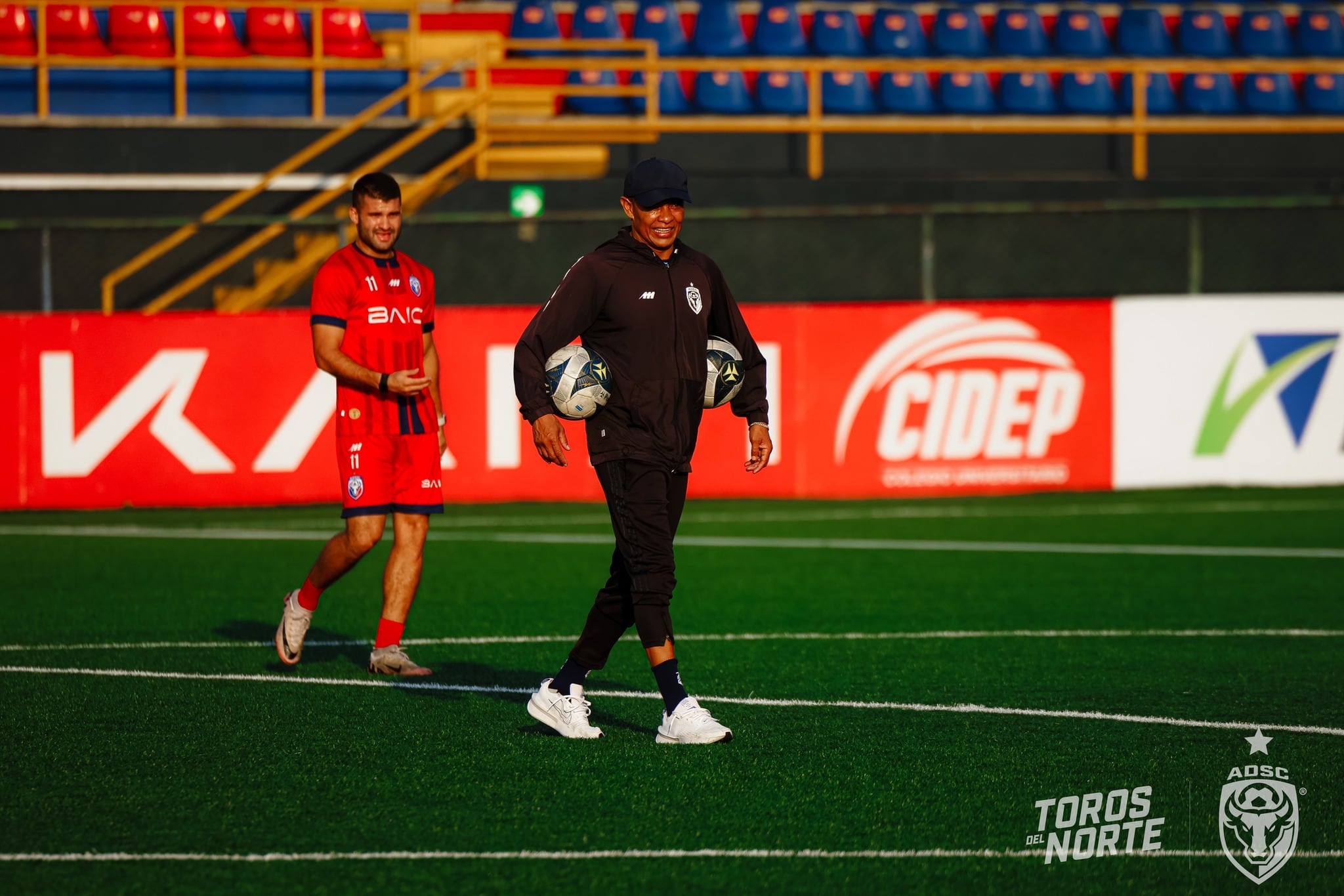 Wálter Centeno en una práctica de San Carlos.